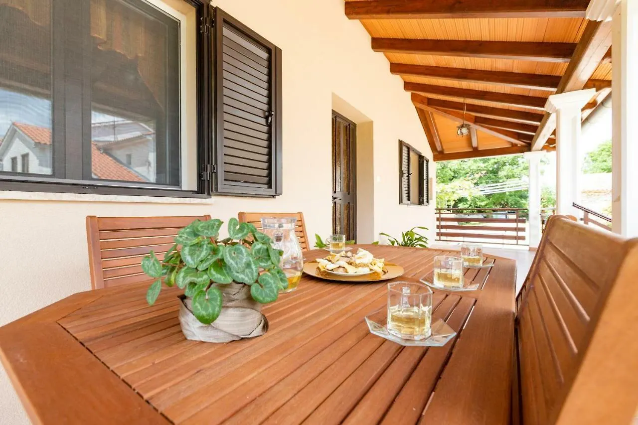 Holiday Home Marina Rakotule